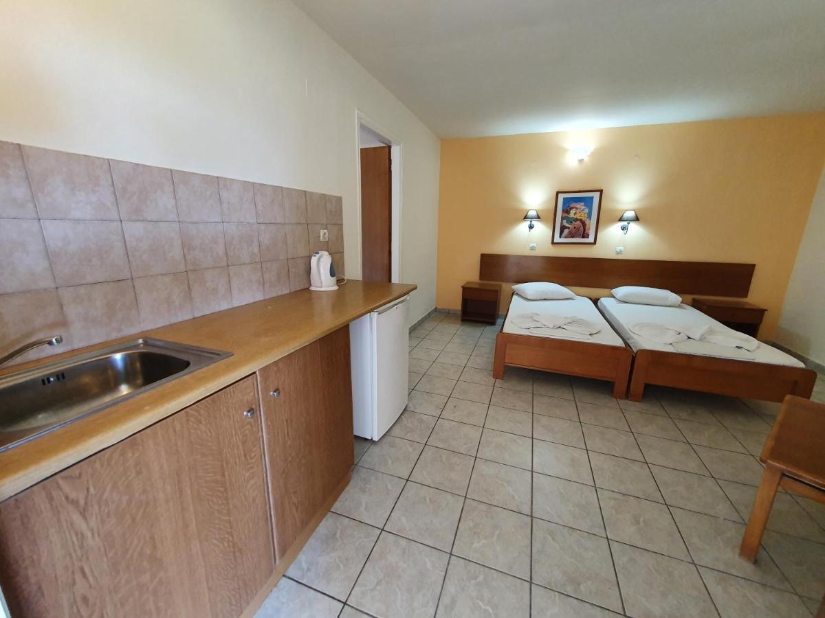 Vivian Hotel Laganas Extérieur photo